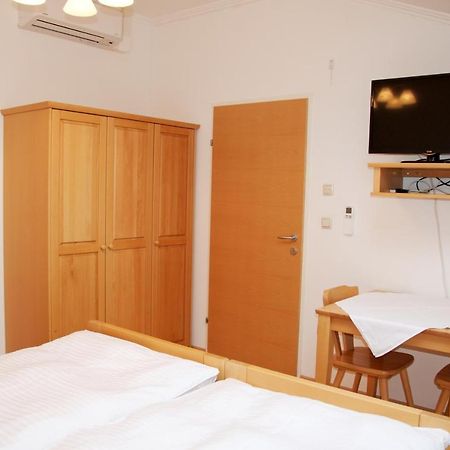 Privatzimmer Familie Schwarz Viena Exterior foto